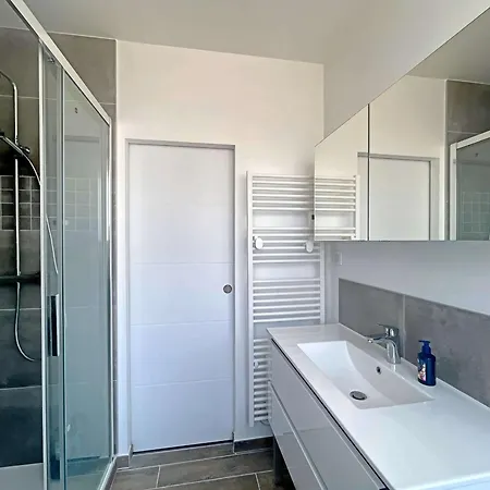 Superbe T3 Renove Avec Balcon Face - Fr-1-646-86 Lejlighed *